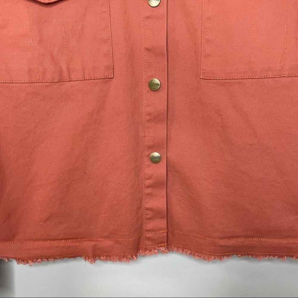 Sanctuary Dusty Rose Frayed Hem Snap Down Jean Shirt Jacket - Picture 4 of 8
